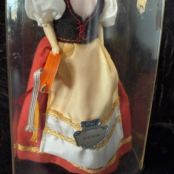 EROS Sicilia Doll with Tamborine - Picture 5 of 16